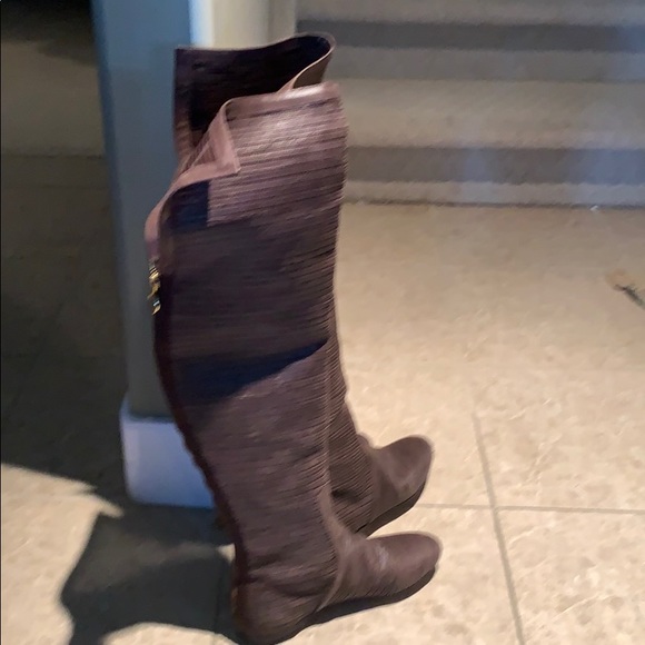 Brown over the knee boots - Picture 8 of 8